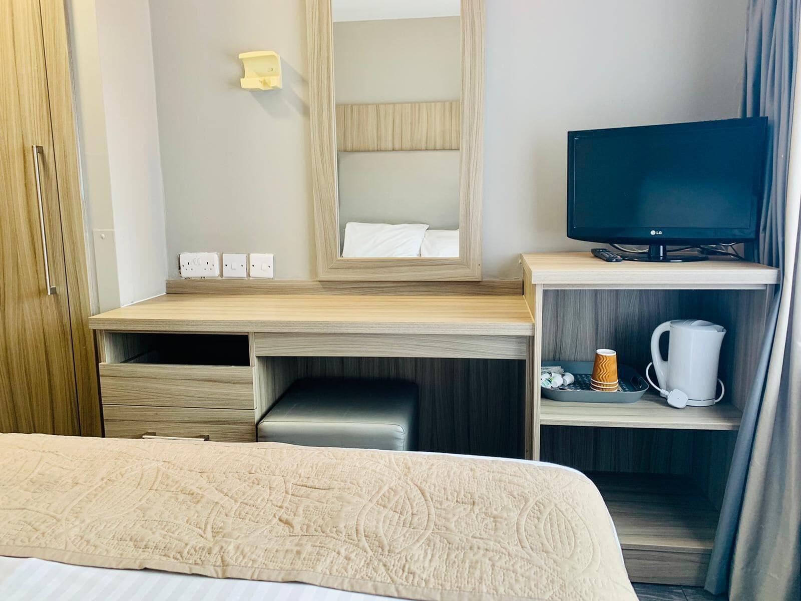Hotel Lily London Bagian luar foto