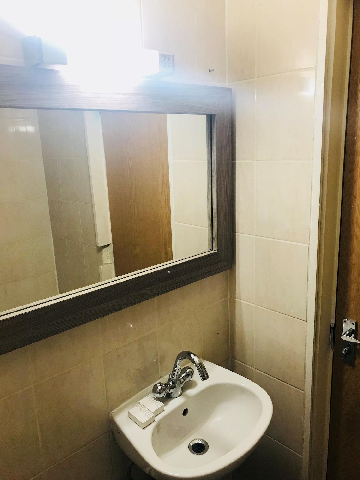 Hotel Lily London Bagian luar foto